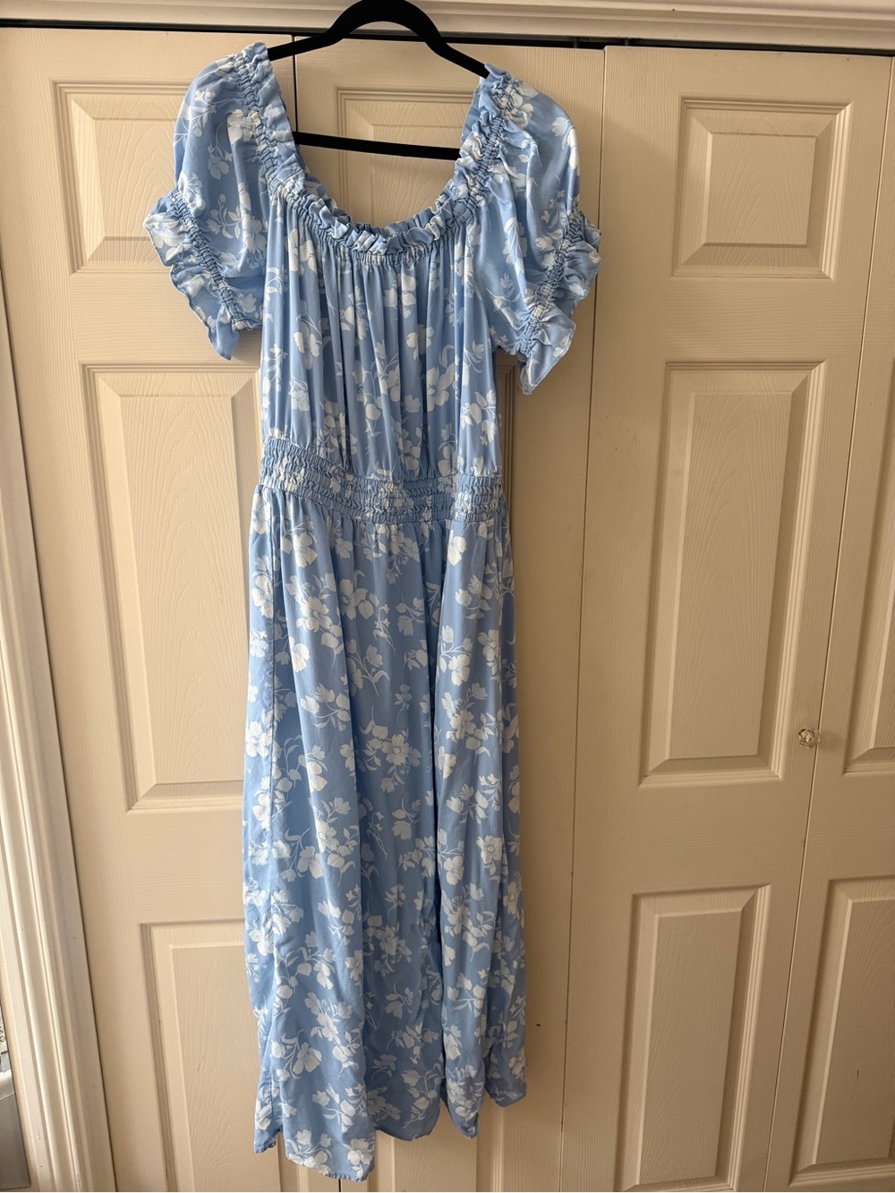 Old Navy Like new Light Blue Floral Maxi Dress with Ruffle Neckline